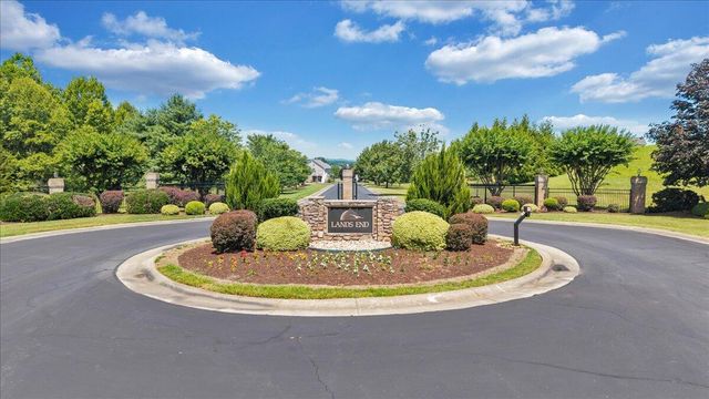 25 Lands End CIR, Union Hall, VA 24176