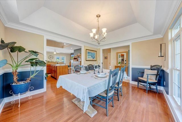25 Lands End CIR, Union Hall, VA 24176