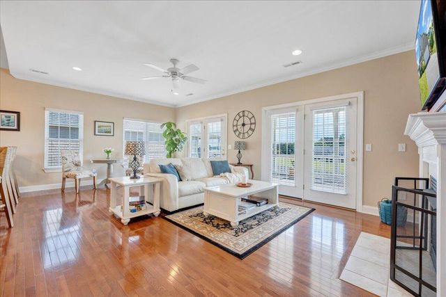 25 Lands End CIR, Union Hall, VA 24176