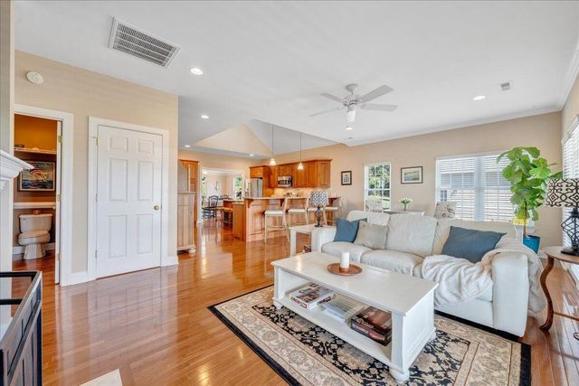 25 Lands End CIR, Union Hall, VA 24176
