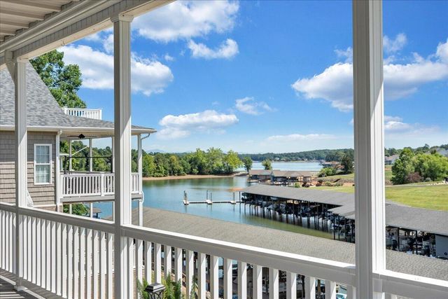 25 Lands End CIR, Union Hall, VA 24176