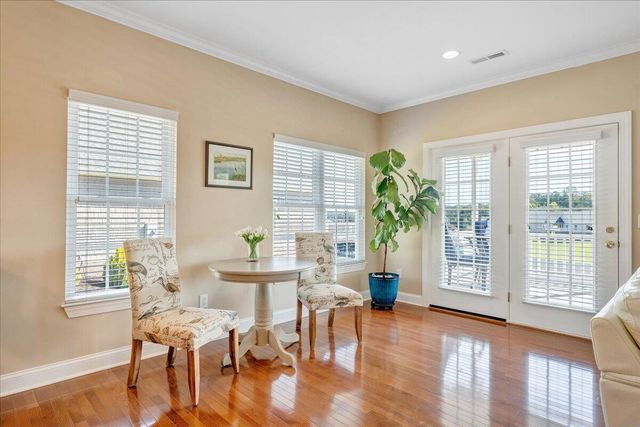 25 Lands End CIR, Union Hall, VA 24176