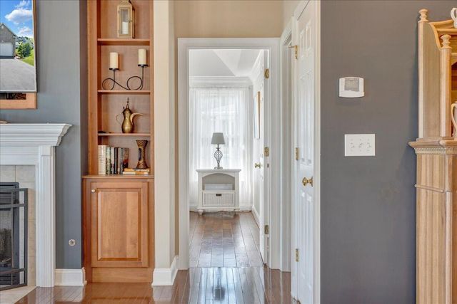 25 Lands End CIR, Union Hall, VA 24176