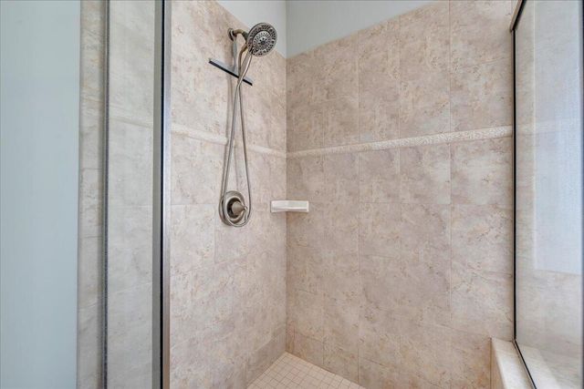 25 Lands End CIR, Union Hall, VA 24176