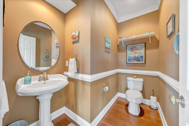 25 Lands End CIR, Union Hall, VA 24176