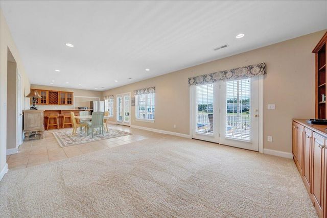 25 Lands End CIR, Union Hall, VA 24176