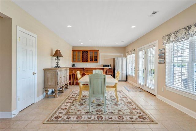 25 Lands End CIR, Union Hall, VA 24176