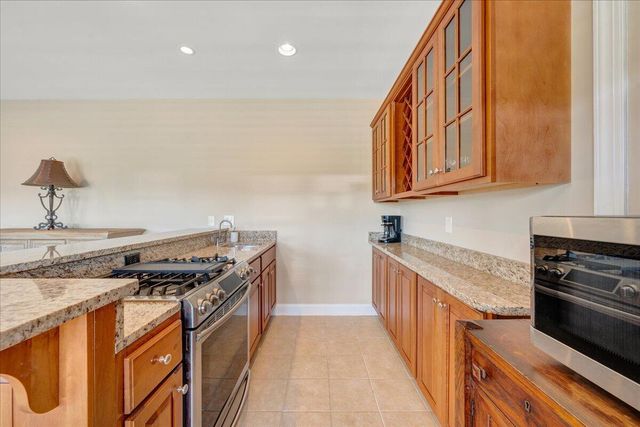 25 Lands End CIR, Union Hall, VA 24176