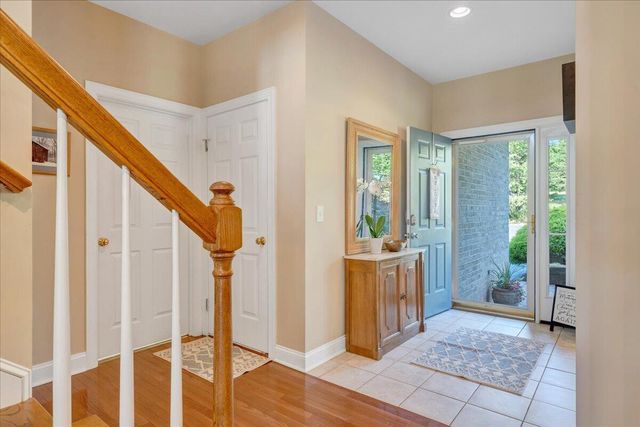 25 Lands End CIR, Union Hall, VA 24176