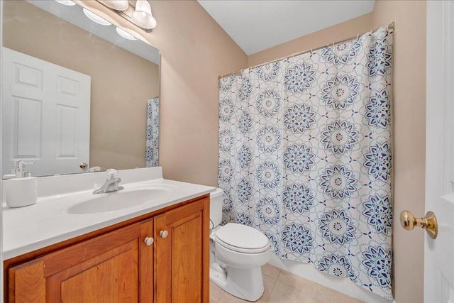 25 Lands End CIR, Union Hall, VA 24176