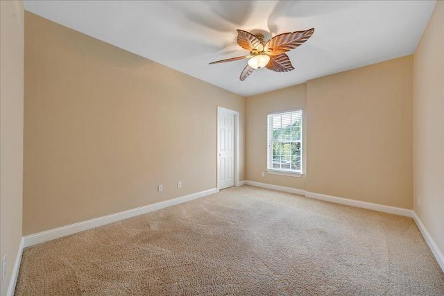 25 Lands End CIR, Union Hall, VA 24176