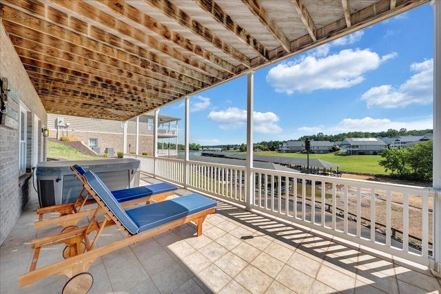 25 Lands End CIR, Union Hall, VA 24176
