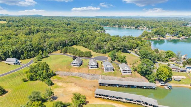 25 Lands End CIR, Union Hall, VA 24176
