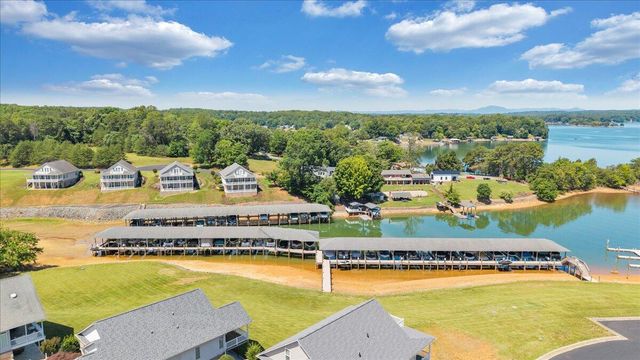 25 Lands End CIR, Union Hall, VA 24176