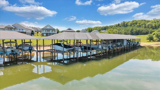 25 Lands End CIR, Union Hall, VA 24176