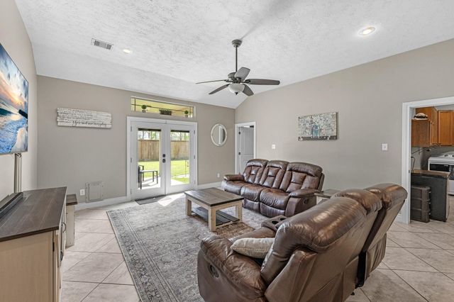 2418 Hollywood Avenue, Liberty, TX 77575