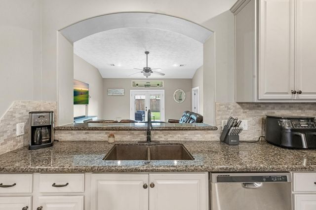 2418 Hollywood Avenue, Liberty, TX 77575