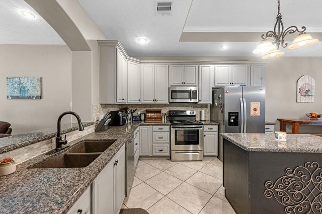 2418 Hollywood Avenue, Liberty, TX 77575