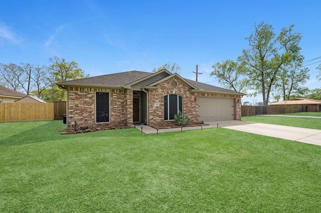 2418 Hollywood Avenue, Liberty, TX 77575