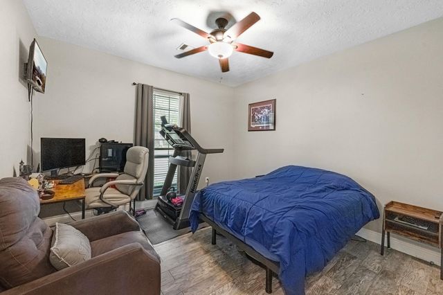 2418 Hollywood Avenue, Liberty, TX 77575