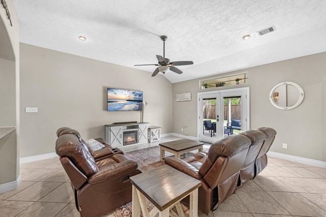 2418 Hollywood Avenue, Liberty, TX 77575