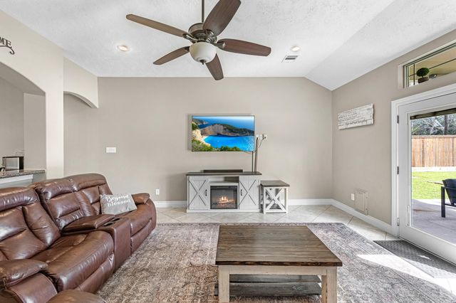 2418 Hollywood Avenue, Liberty, TX 77575