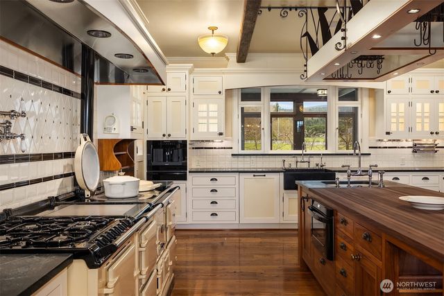 231 River Run Road, Sequim, WA 98382