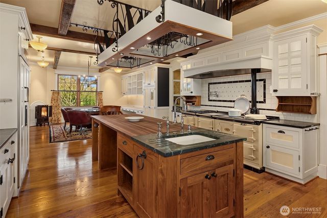 231 River Run Road, Sequim, WA 98382