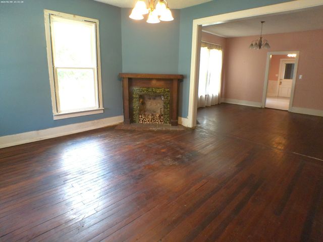 201 Hodges St, N, Cowan, TN 37318