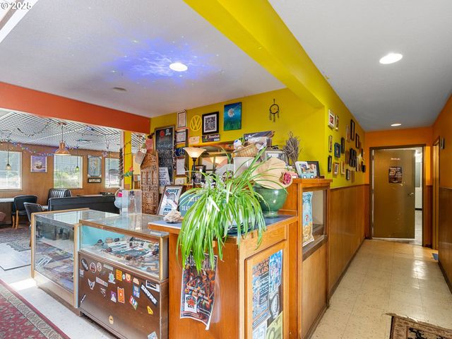 50316 COLUMBIA RIVER Hwy, Scappoose, OR 97056