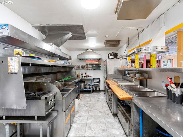 50316 COLUMBIA RIVER Hwy, Scappoose, OR 97056
