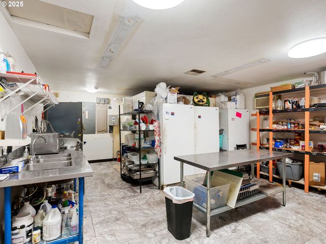 50316 COLUMBIA RIVER Hwy, Scappoose, OR 97056
