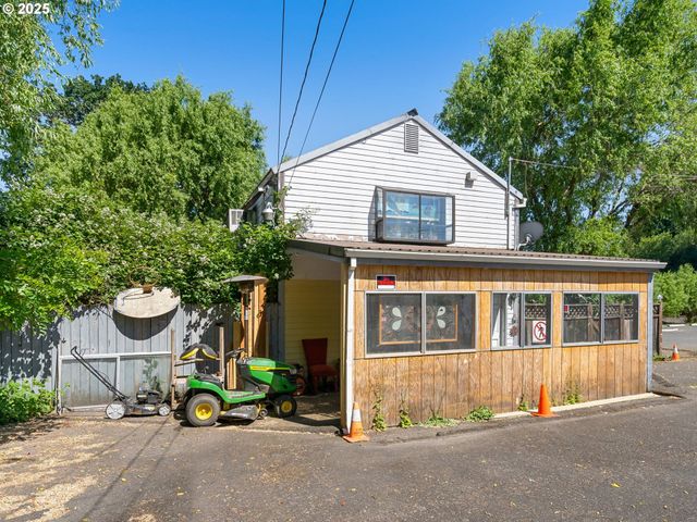 50316 COLUMBIA RIVER Hwy, Scappoose, OR 97056