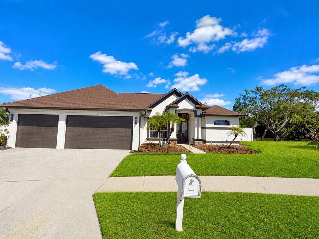 8137 GOLDEN BEAR LOOP, Port Richey, FL 34668