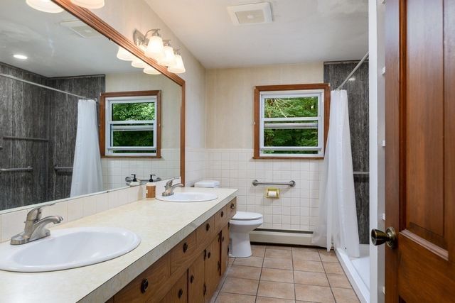 261 Brookfield Rd, Charlton, MA 01507