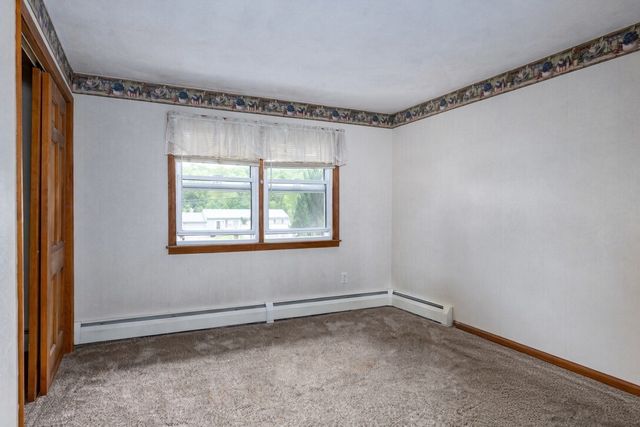 261 Brookfield Rd, Charlton, MA 01507