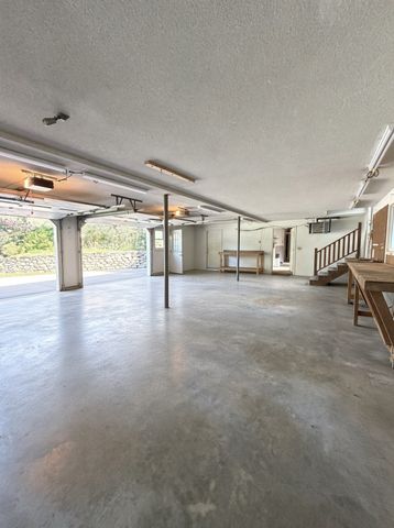 261 Brookfield Rd, Charlton, MA 01507