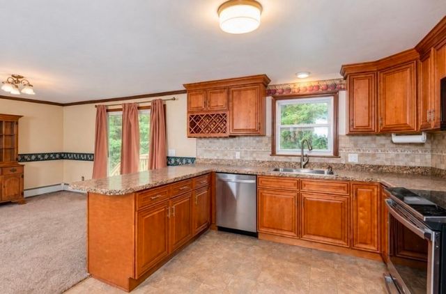 261 Brookfield Rd, Charlton, MA 01507
