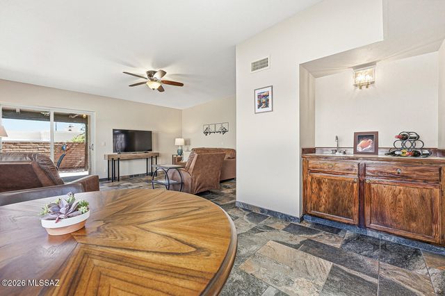 375 S Placita La Paz, Green Valley, AZ 85614