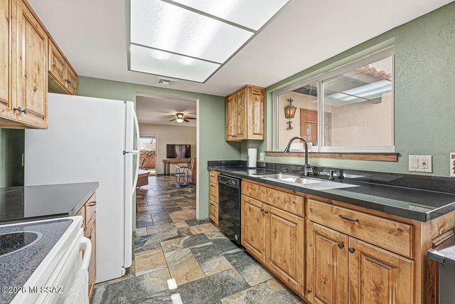 375 S Placita La Paz, Green Valley, AZ 85614