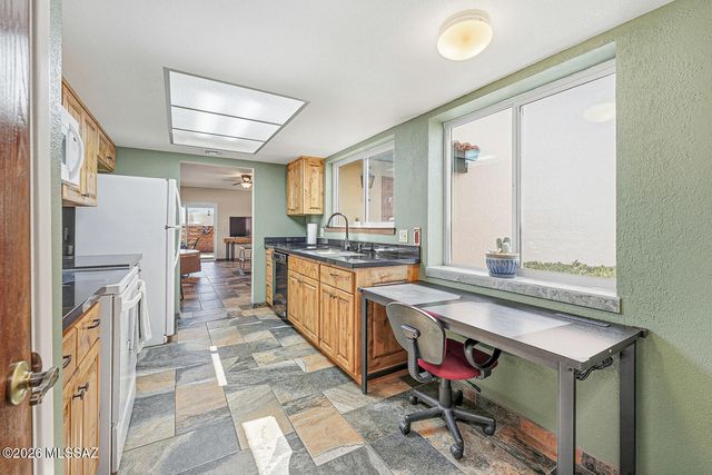 375 S Placita La Paz, Green Valley, AZ 85614