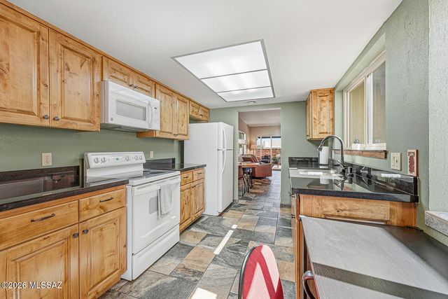 375 S Placita La Paz, Green Valley, AZ 85614