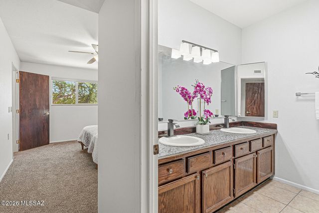 375 S Placita La Paz, Green Valley, AZ 85614