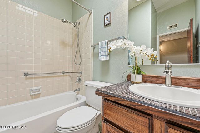 375 S Placita La Paz, Green Valley, AZ 85614