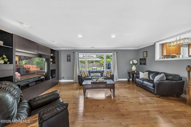 10 Damascus Drive, Marlboro, NJ 07746
