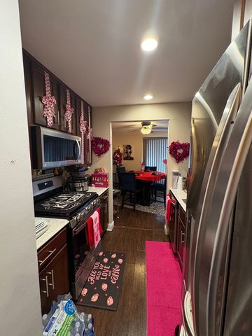 18310 Cherry Creek Drive 2, Homewood, IL 60430