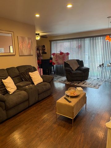 18310 Cherry Creek Drive 2, Homewood, IL 60430