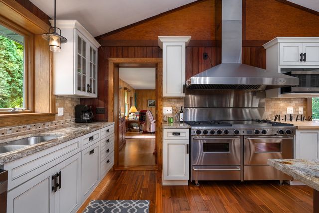 1351 Hungerford Point, Saint Croix Falls, WI 54024