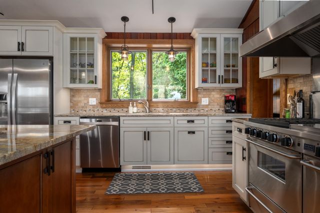 1351 Hungerford Point, Saint Croix Falls, WI 54024