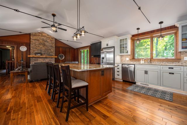 1351 Hungerford Point, Saint Croix Falls, WI 54024